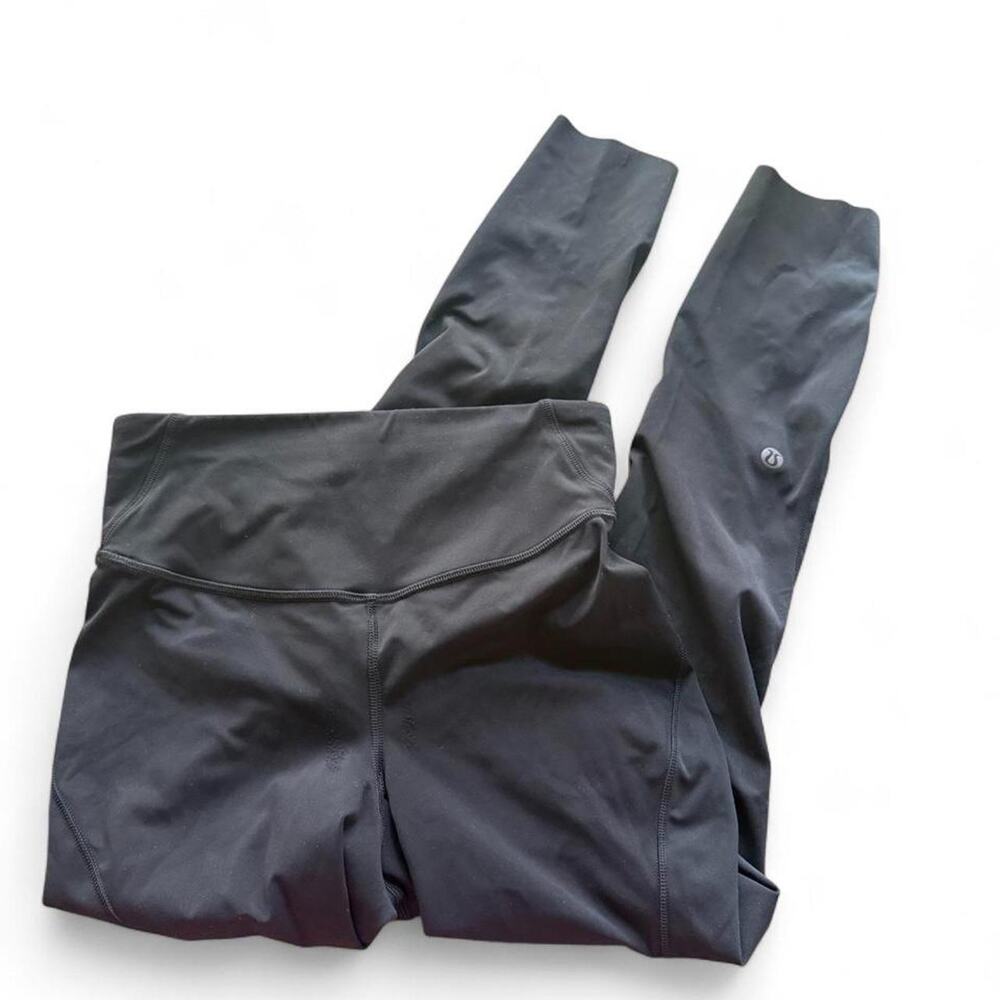 Black lululemon running leggings with